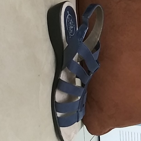 Shoes - Picture 2 of 3